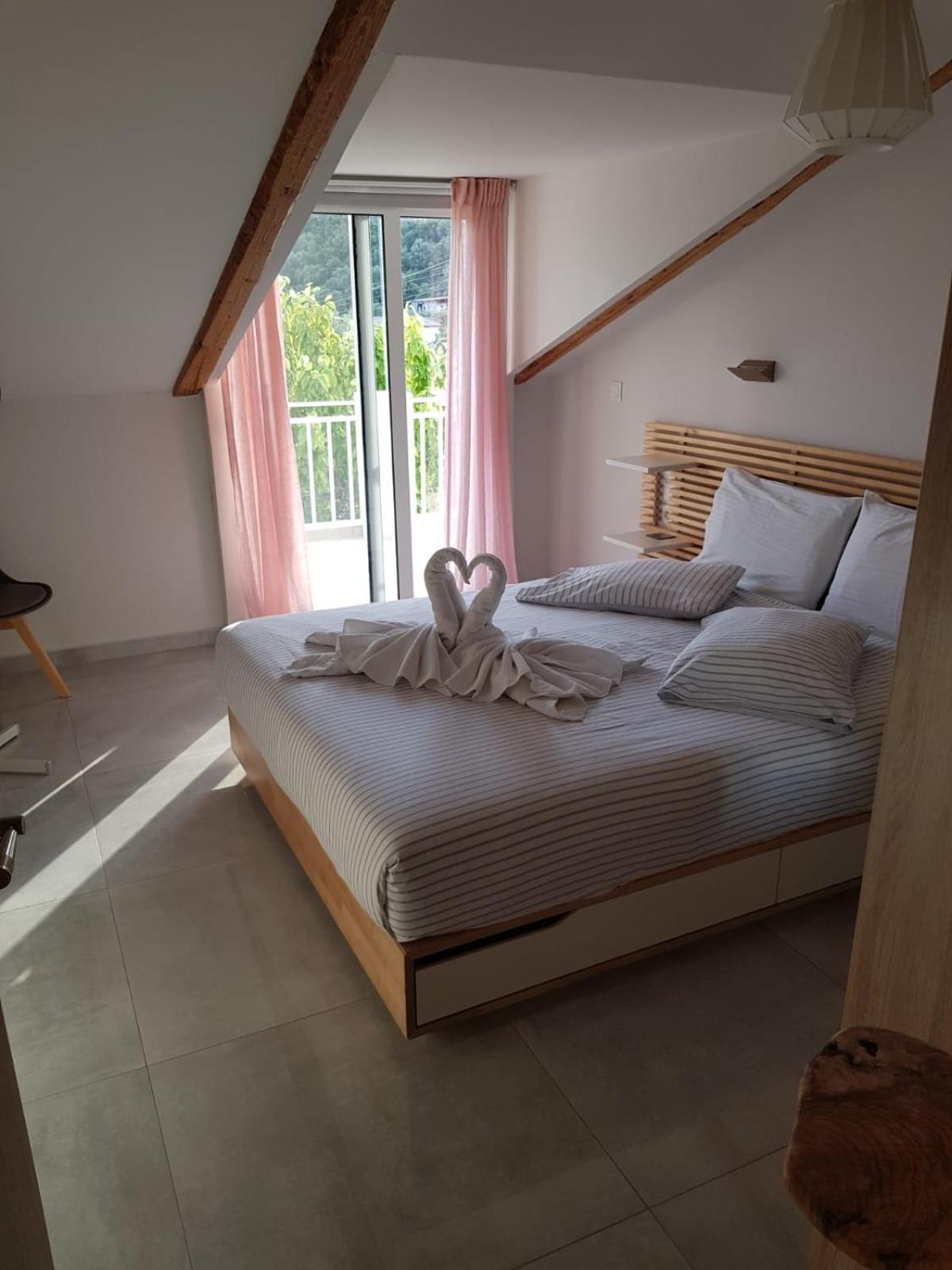 Kallimos Vasilikí Quarto foto